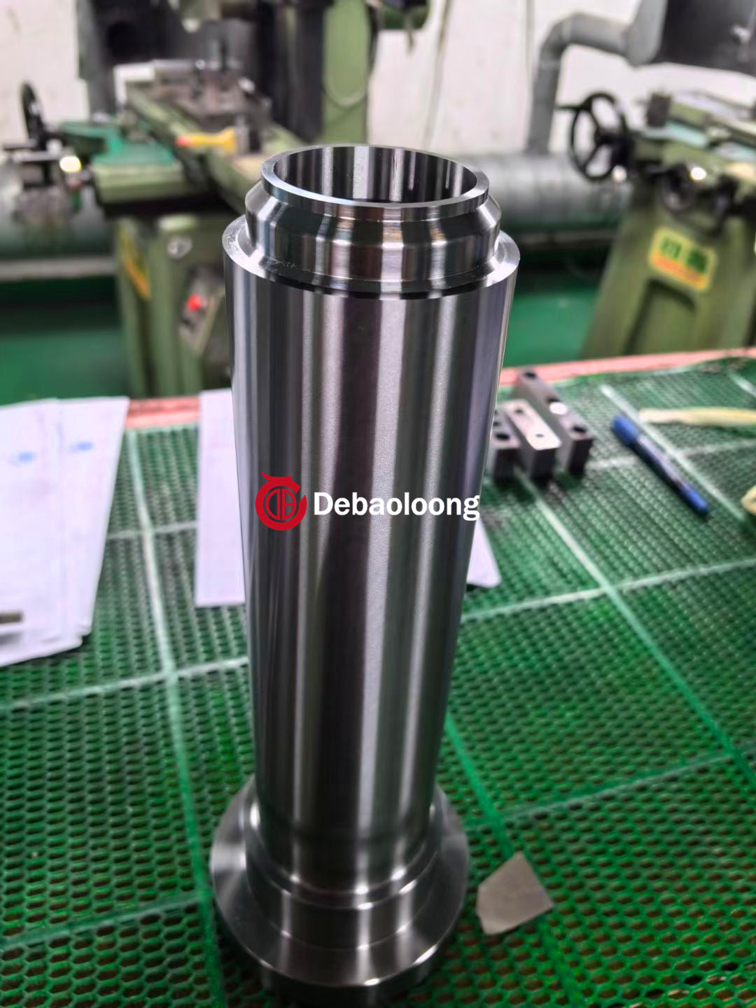 High-end machining for customized parts in various materials, equipment molds, metal-plastic CNC machining center_Debaolong